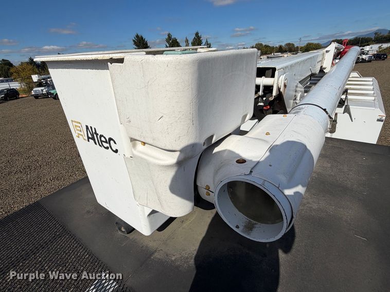 image for item YA4679 2016 Ford F750 Super Duty forestry bucket truck
