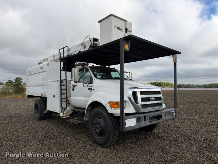 image for item YA4682 2015 Ford F750 Super Duty forestry bucket truck