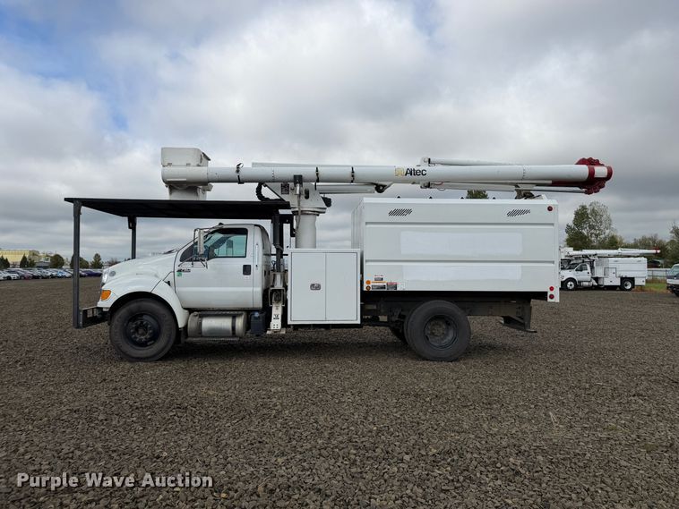 image for item YA4682 2015 Ford F750 Super Duty forestry bucket truck