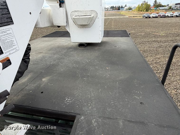 image for item YA4682 2015 Ford F750 Super Duty forestry bucket truck