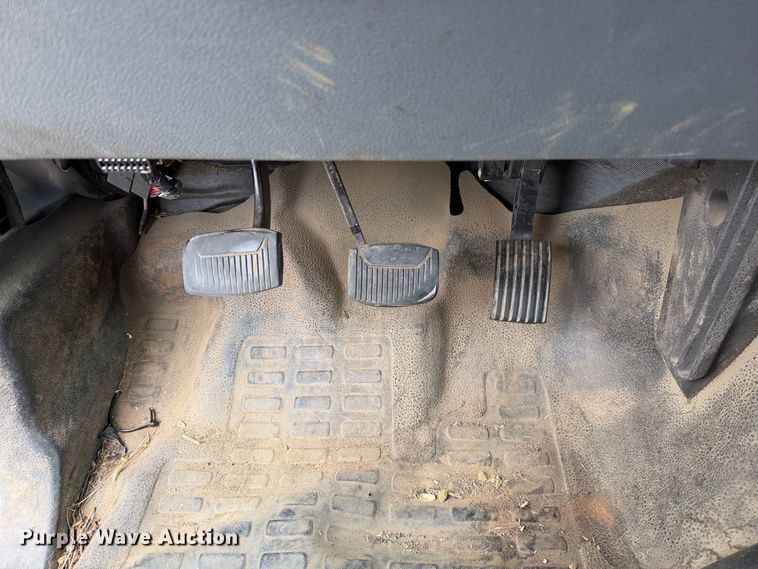 image for item YA4682 2015 Ford F750 Super Duty forestry bucket truck