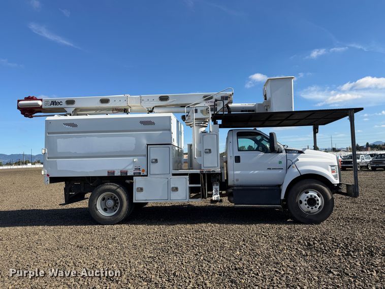 image for item YA4736 2016 Ford F750 Super Duty forestry bucket truck