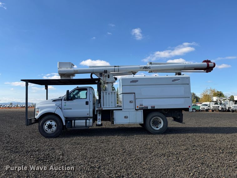 image for item YA4736 2016 Ford F750 Super Duty forestry bucket truck