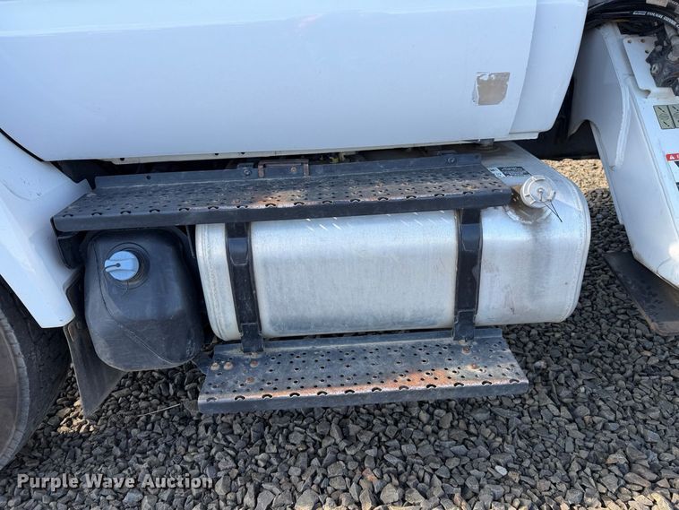 image for item YA4736 2016 Ford F750 Super Duty forestry bucket truck