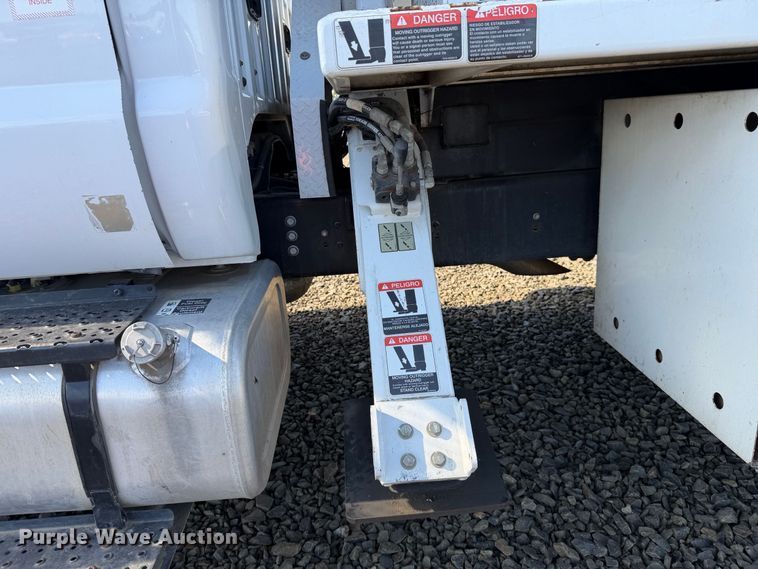image for item YA4736 2016 Ford F750 Super Duty forestry bucket truck