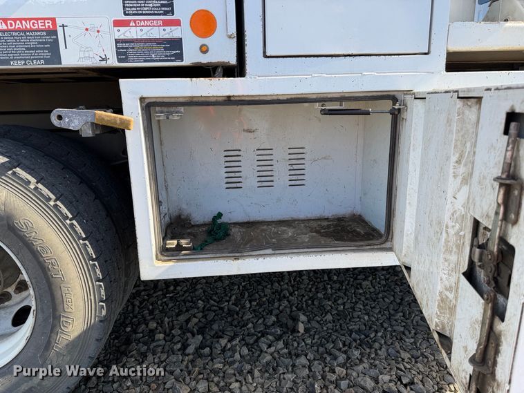 image for item YA4736 2016 Ford F750 Super Duty forestry bucket truck
