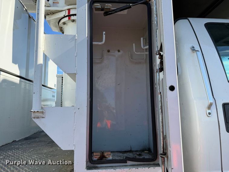 image for item YA4736 2016 Ford F750 Super Duty forestry bucket truck
