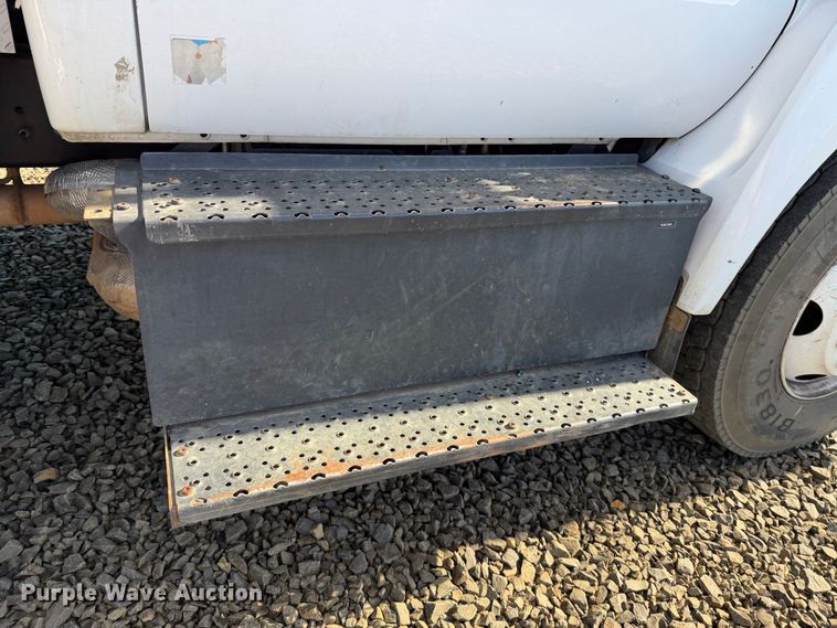 image for item YA4736 2016 Ford F750 Super Duty forestry bucket truck