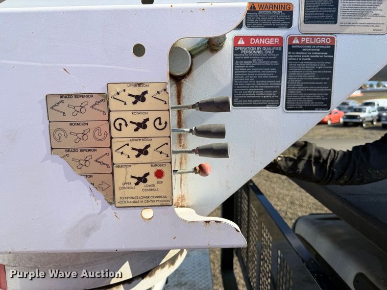 image for item YA4736 2016 Ford F750 Super Duty forestry bucket truck