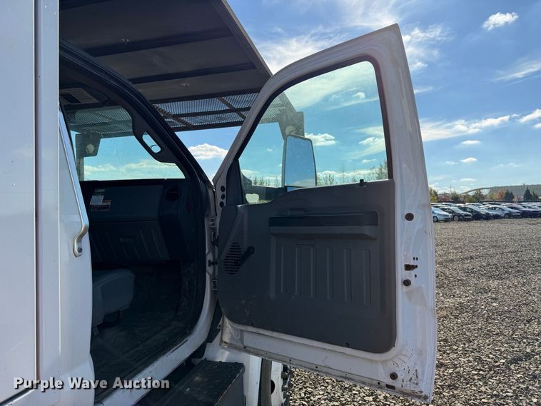 image for item YA4736 2016 Ford F750 Super Duty forestry bucket truck