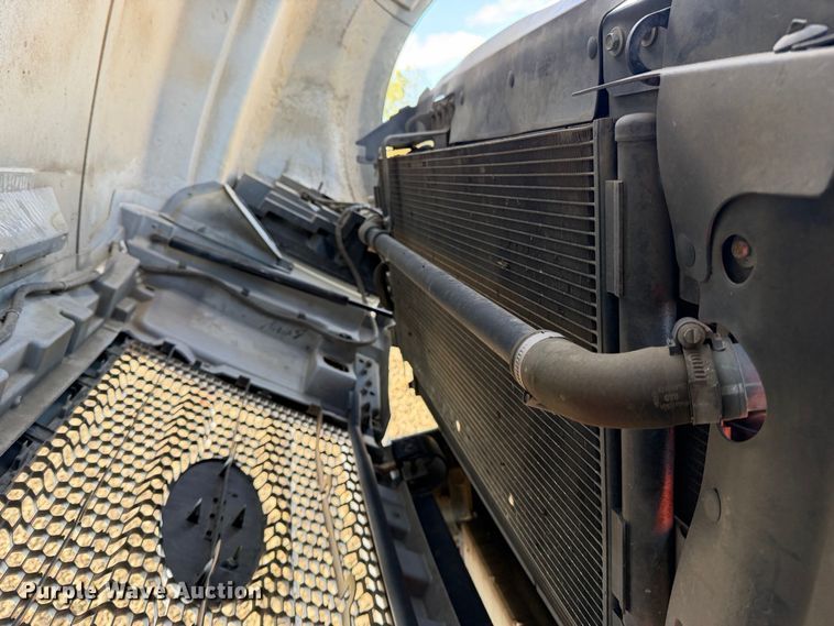 image for item YA4736 2016 Ford F750 Super Duty forestry bucket truck
