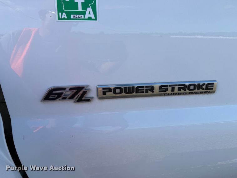 image for item YA4736 2016 Ford F750 Super Duty forestry bucket truck