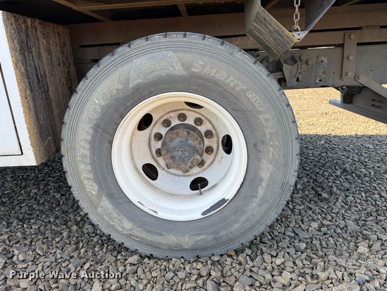 image for item YA4736 2016 Ford F750 Super Duty forestry bucket truck