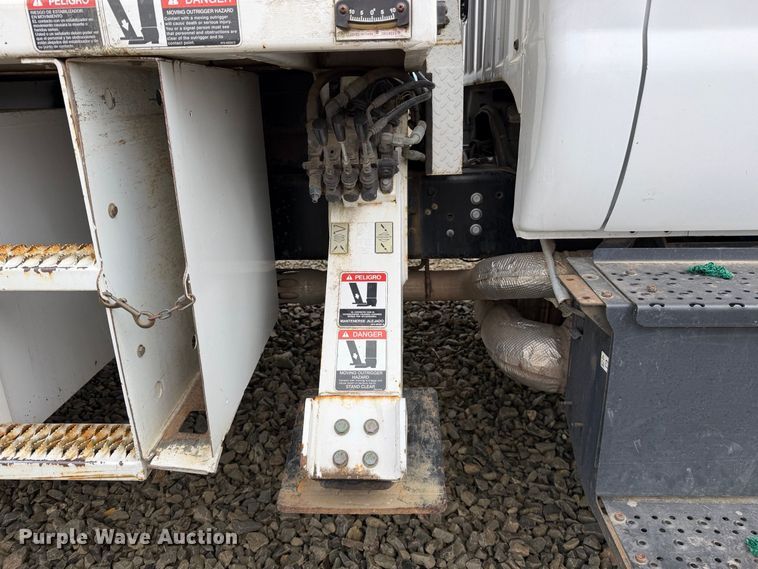 image for item YA4737 2016 Ford F750 Super Duty forestry bucket truck