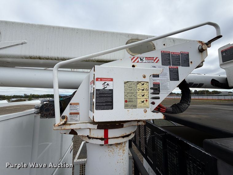 image for item YA4737 2016 Ford F750 Super Duty forestry bucket truck
