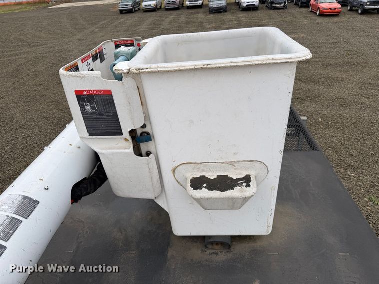 image for item YA4737 2016 Ford F750 Super Duty forestry bucket truck