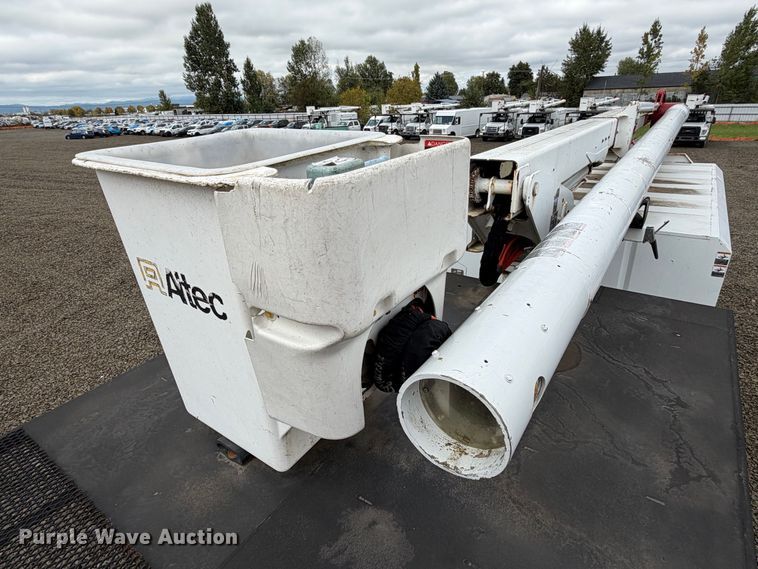 image for item YA4737 2016 Ford F750 Super Duty forestry bucket truck