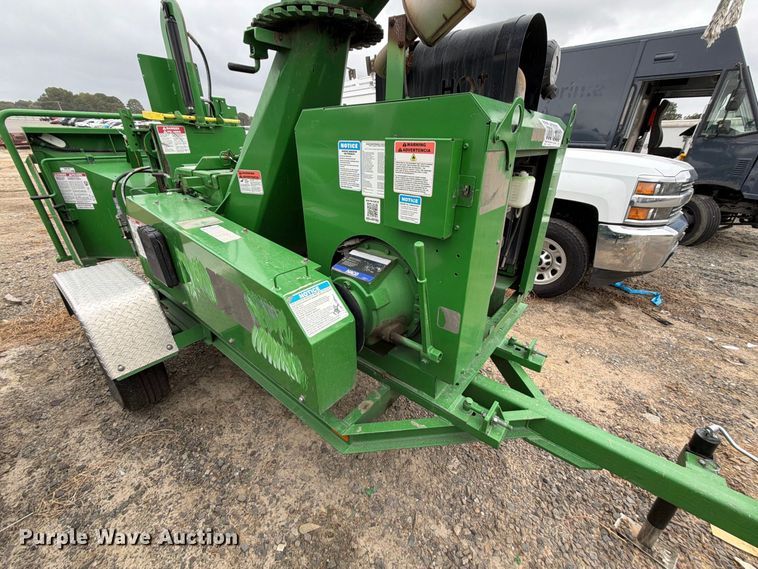 image for item YA4817 2023 Bandit Intimidator 12XPC wood chipper