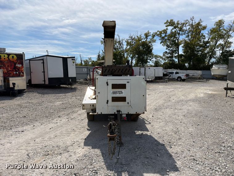 image for item YA4838 2017 Vermeer BC1000 wood chipper