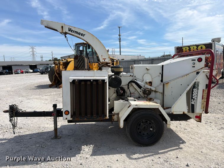image for item YA4838 2017 Vermeer BC1000 wood chipper