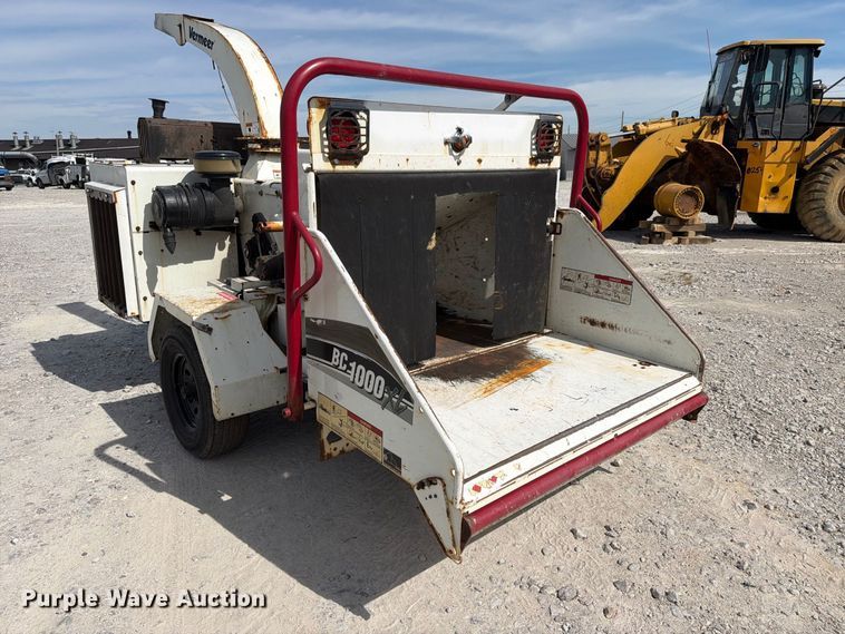 image for item YA4838 2017 Vermeer BC1000 wood chipper