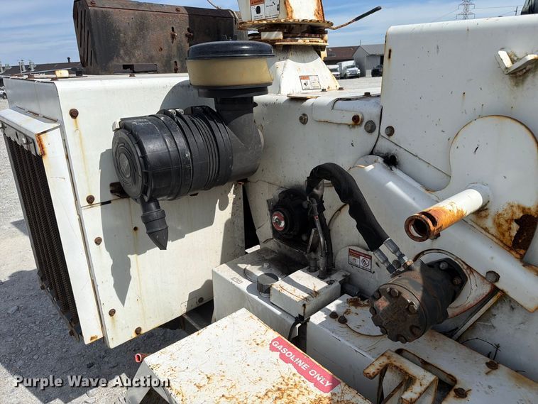 image for item YA4838 2017 Vermeer BC1000 wood chipper