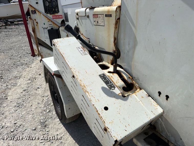 image for item YA4838 2017 Vermeer BC1000 wood chipper