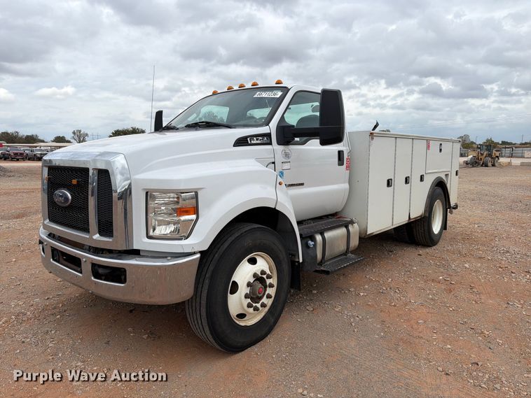 image for item YA4840 2017 Ford F750 Super Duty utility / service truck