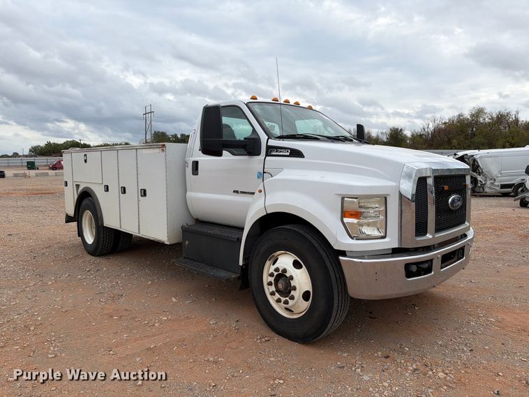 image for item YA4840 2017 Ford F750 Super Duty utility / service truck