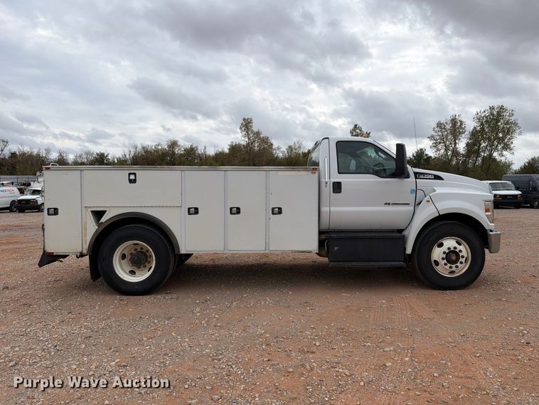 image for item YA4840 2017 Ford F750 Super Duty utility / service truck