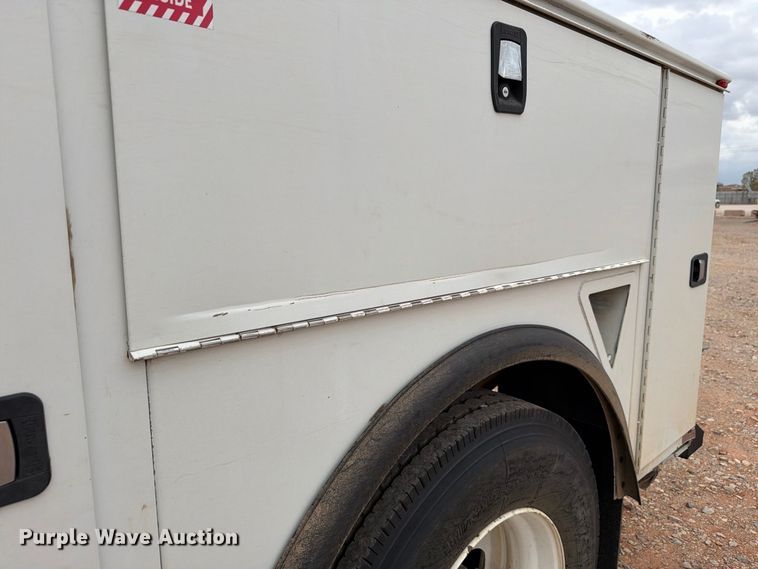 image for item YA4840 2017 Ford F750 Super Duty utility / service truck