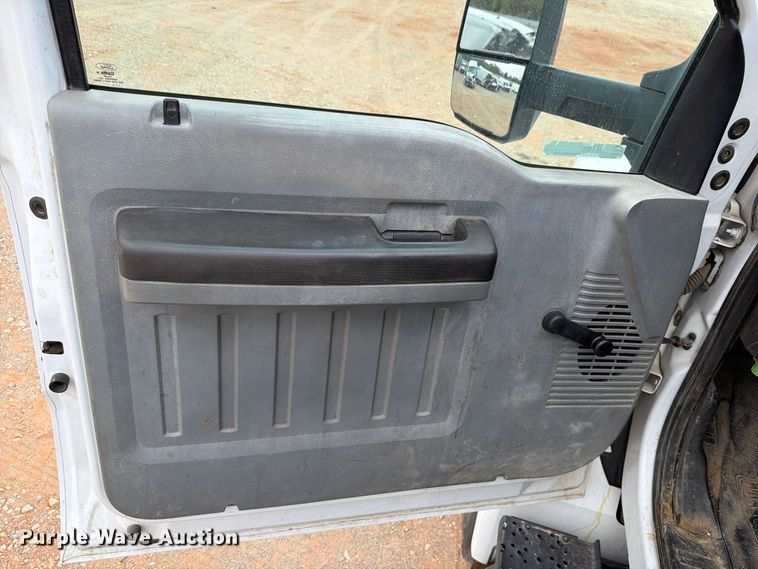 image for item YA4840 2017 Ford F750 Super Duty utility / service truck