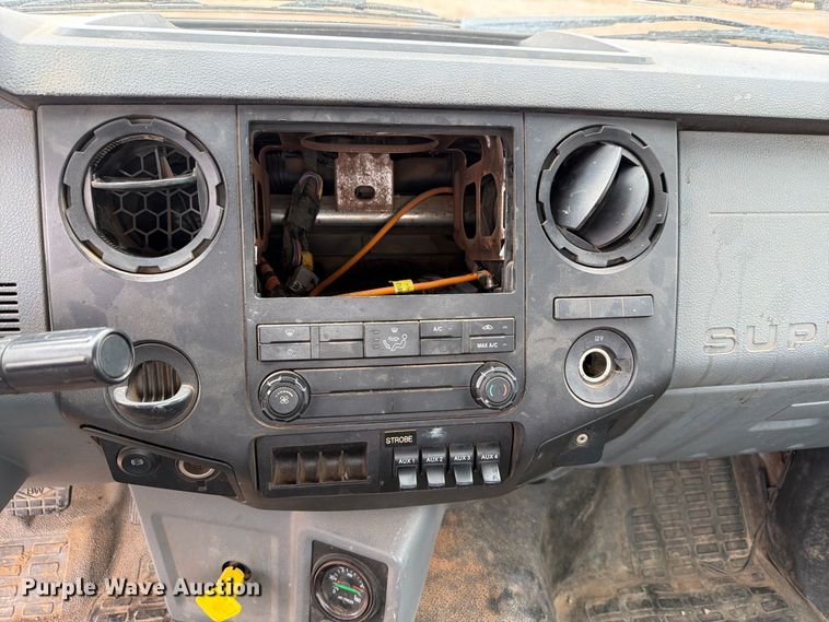 image for item YA4840 2017 Ford F750 Super Duty utility / service truck