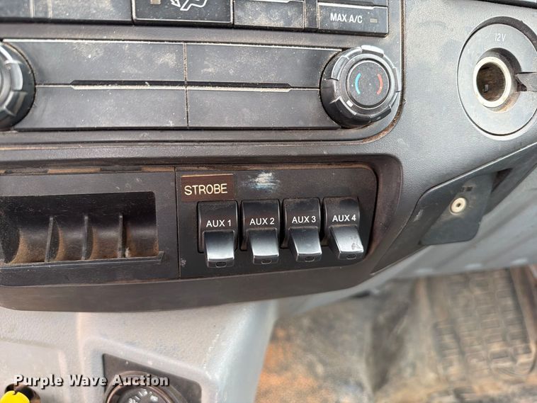 image for item YA4840 2017 Ford F750 Super Duty utility / service truck