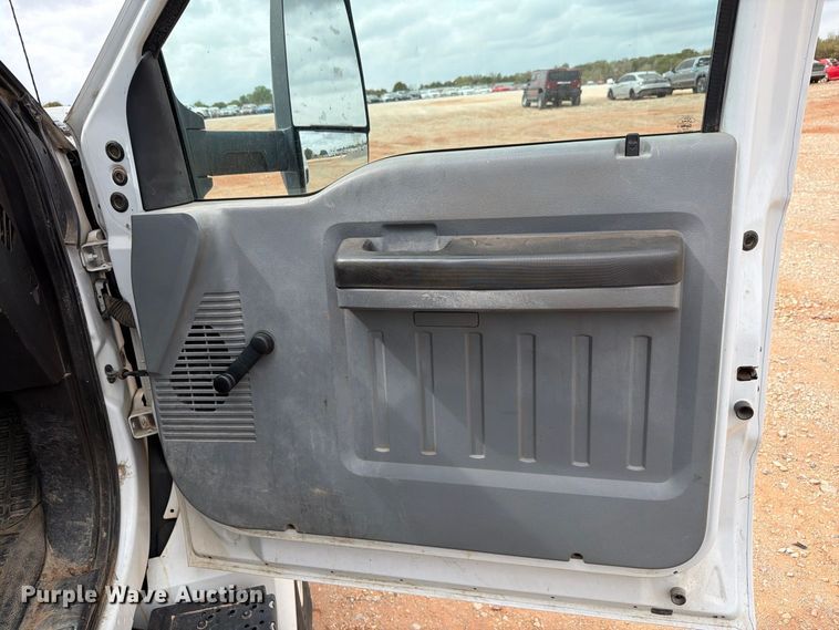 image for item YA4840 2017 Ford F750 Super Duty utility / service truck