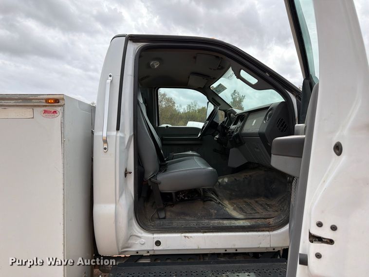 image for item YA4840 2017 Ford F750 Super Duty utility / service truck