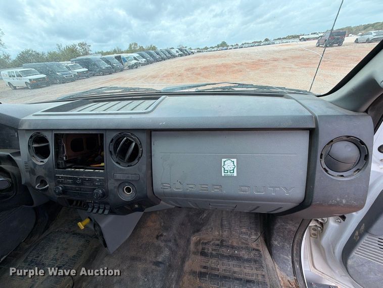 image for item YA4840 2017 Ford F750 Super Duty utility / service truck