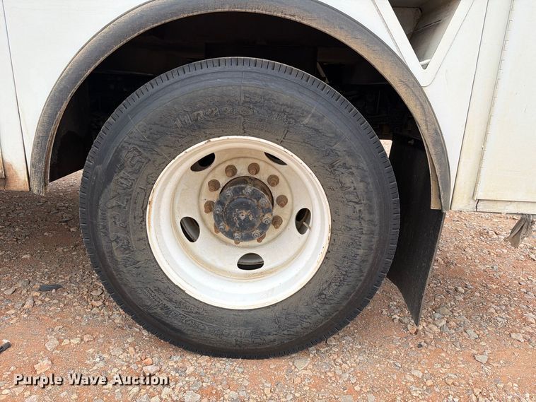 image for item YA4840 2017 Ford F750 Super Duty utility / service truck