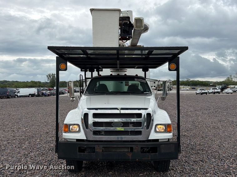 image for item YA4905 2015 Ford F750 Super Duty forestry bucket truck