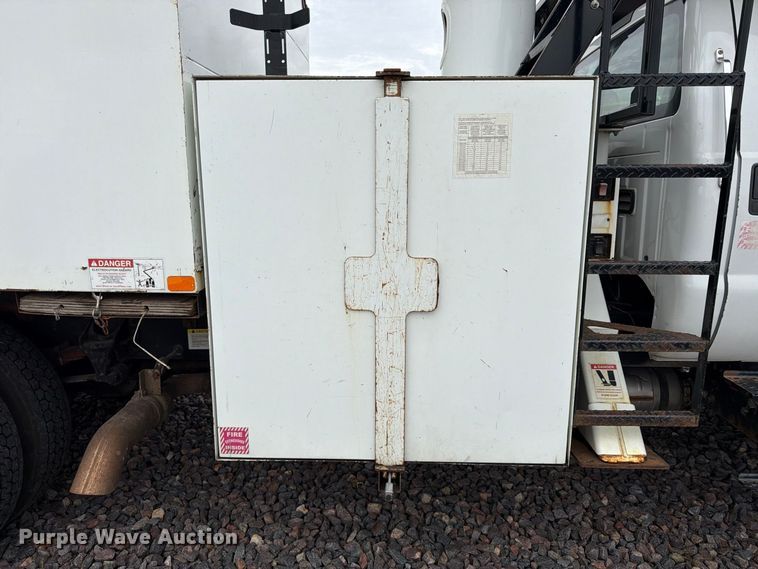 image for item YA4905 2015 Ford F750 Super Duty forestry bucket truck