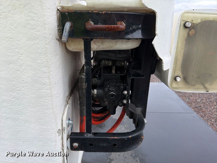 image for item YA4905 2015 Ford F750 Super Duty forestry bucket truck