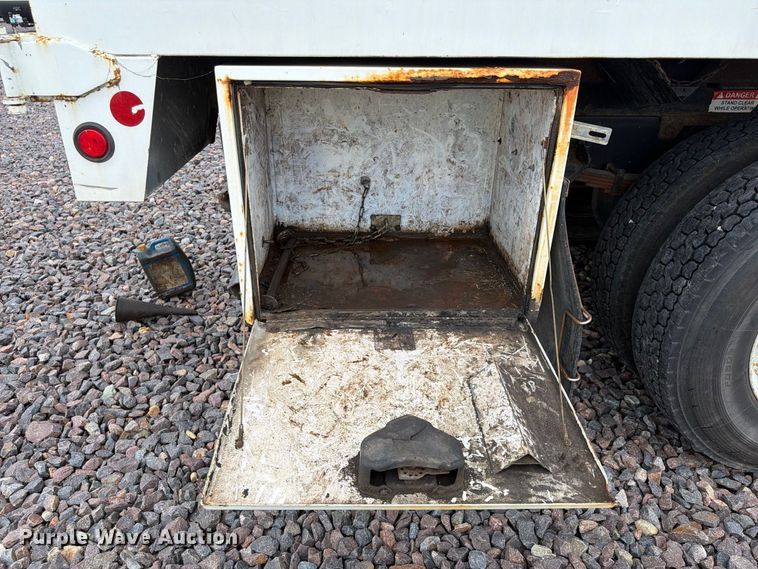 image for item YA4905 2015 Ford F750 Super Duty forestry bucket truck
