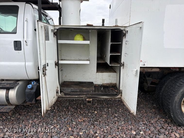 image for item YA4905 2015 Ford F750 Super Duty forestry bucket truck