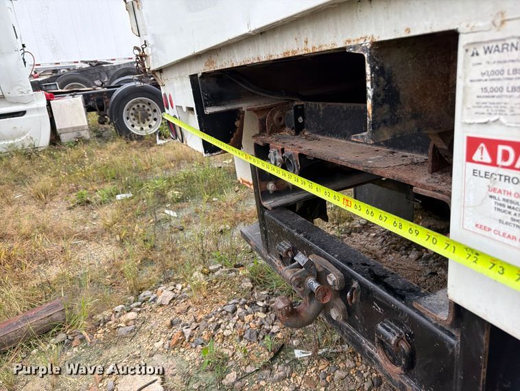 image for item YA4905 2015 Ford F750 Super Duty forestry bucket truck