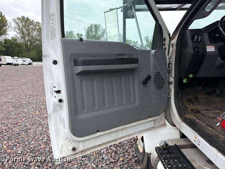 image for item YA4905 2015 Ford F750 Super Duty forestry bucket truck