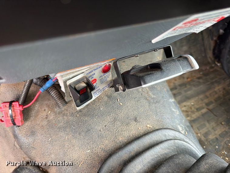 image for item YA4905 2015 Ford F750 Super Duty forestry bucket truck