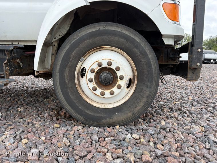 image for item YA4905 2015 Ford F750 Super Duty forestry bucket truck