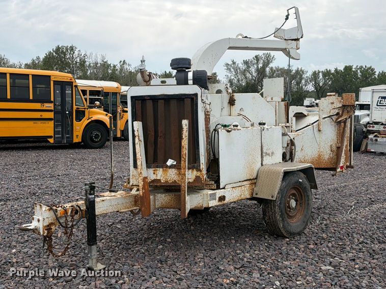 image for item YA4908 2009 Bandit 200 wood chipper