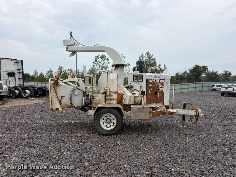 image for item YA4908 2009 Bandit 200 wood chipper