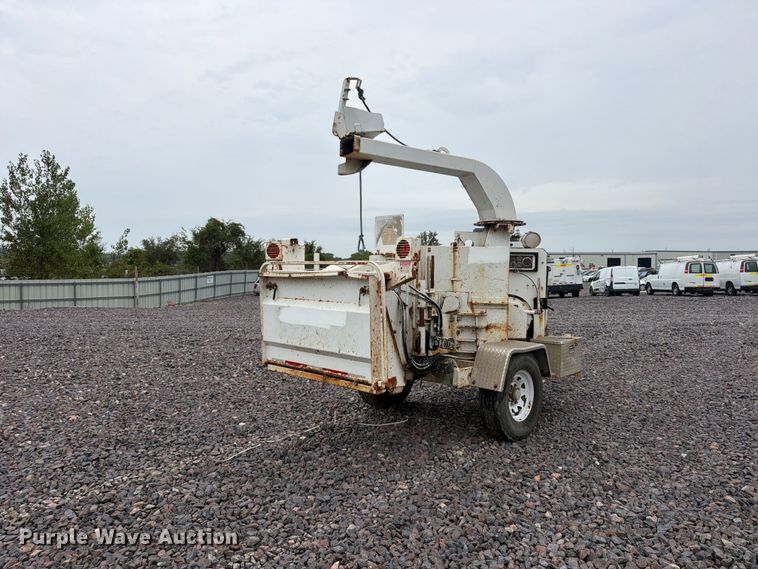 image for item YA4908 2009 Bandit 200 wood chipper